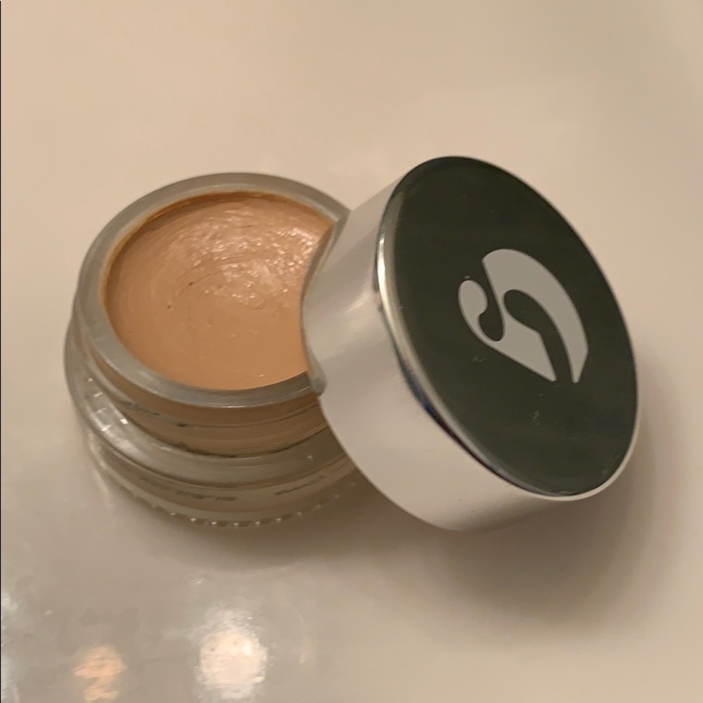Glossier G9 concealer